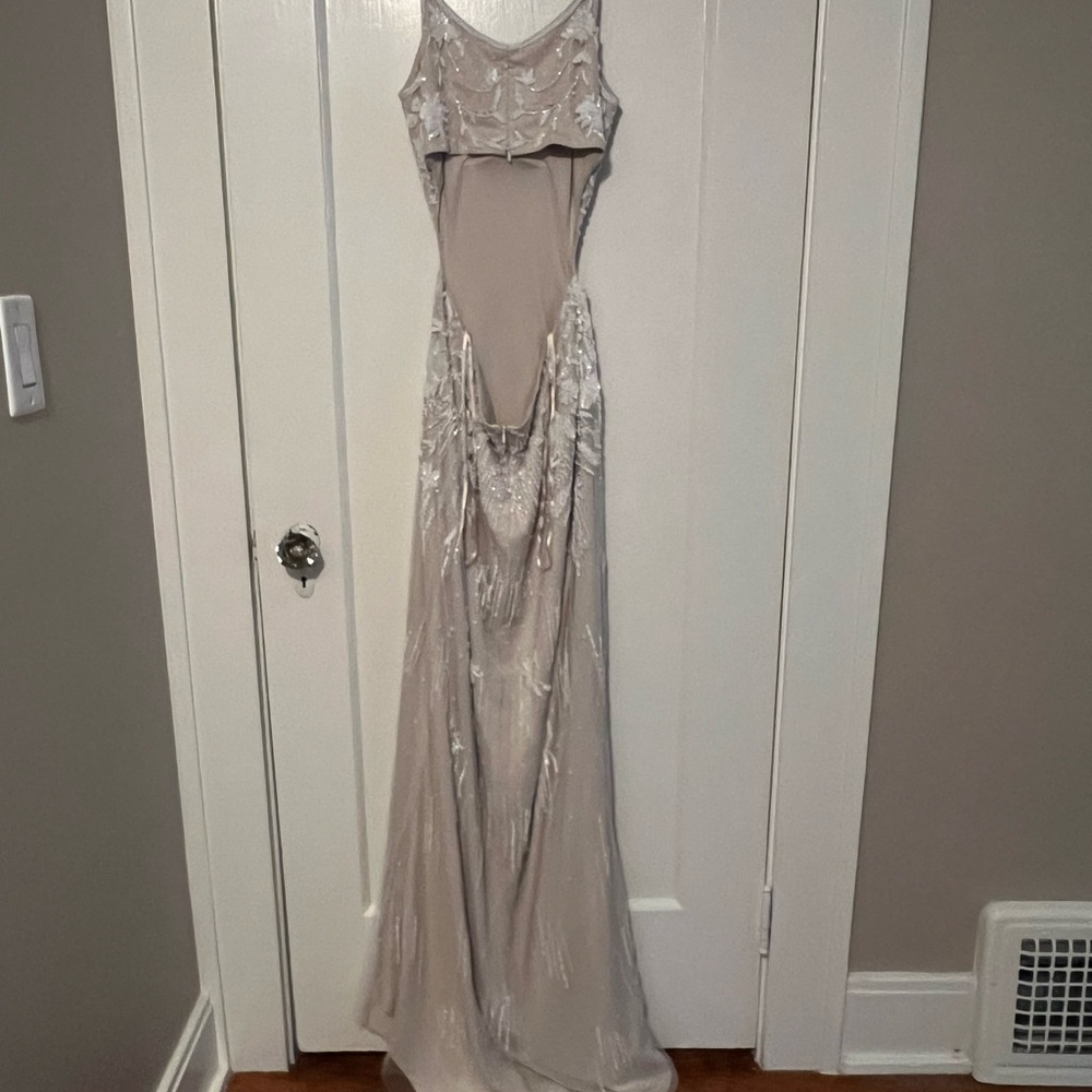 Romney Tania Olsen Wedding Dress - Picture 11 of 13